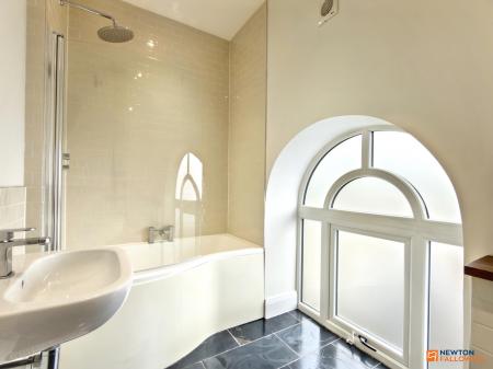 3 bedroom Semi-detached house for sale in The Green, Markfield, LE67