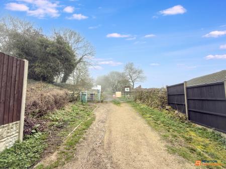 3 bedroom Semi-detached house for sale in The Green, Markfield, LE67