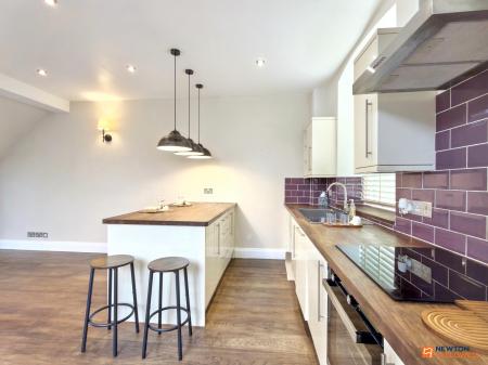 3 bedroom Semi-detached house for sale in The Green, Markfield, LE67