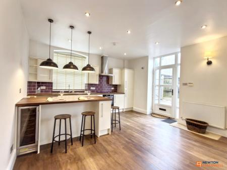 3 bedroom Semi-detached house for sale in The Green, Markfield, LE67