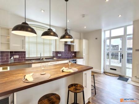 3 bedroom Semi-detached house for sale in The Green, Markfield, LE67