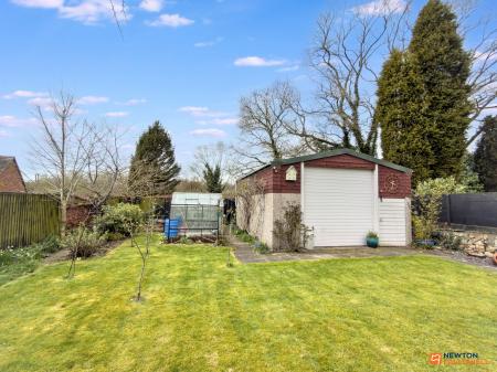4 bedroom Bungalow for sale in Station Road, Hugglescote, LE67