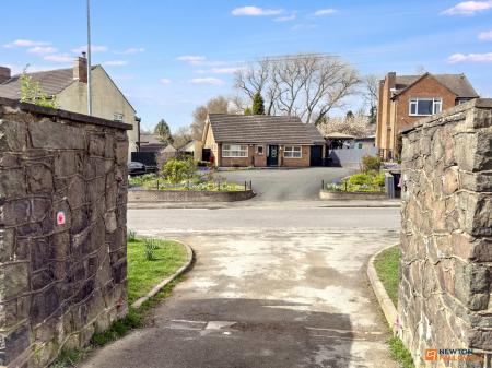 4 bedroom Bungalow for sale in Station Road, Hugglescote, LE67