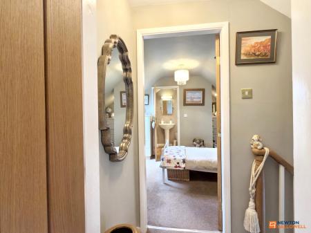 4 bedroom Bungalow for sale in Station Road, Hugglescote, LE67