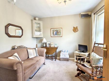 4 bedroom Bungalow for sale in Station Road, Hugglescote, LE67