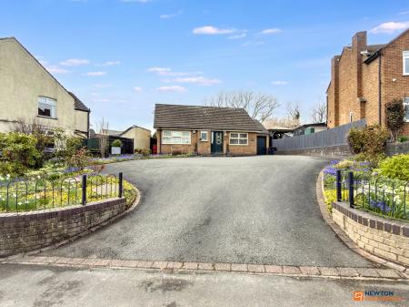 4 bedroom Bungalow for sale in Station Road, Hugglescote, LE67