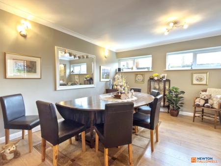 4 bedroom Bungalow for sale in Station Road, Hugglescote, LE67