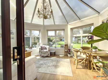 4 bedroom Bungalow for sale in Station Road, Hugglescote, LE67