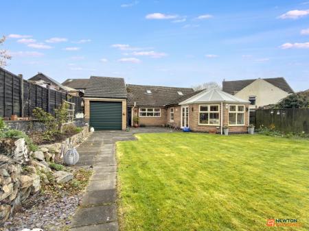 4 bedroom Bungalow for sale in Station Road, Hugglescote, LE67