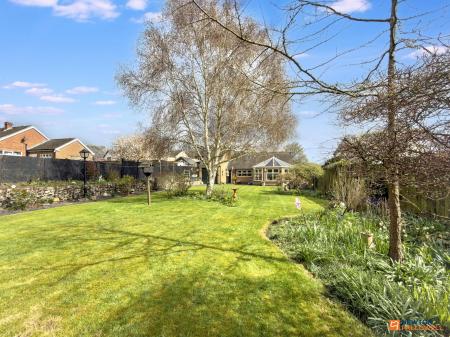 4 bedroom Bungalow for sale in Station Road, Hugglescote, LE67