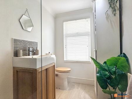 2 bedroom Terraced House for sale in Battram Road, Ellistown, LE67