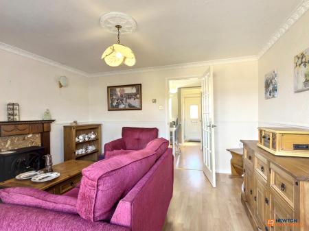 2 bedroom Semi-detached house for sale in Oxford Street, Coalville, LE67