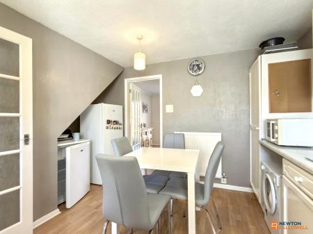 2 bedroom Semi-detached house for sale in Oxford Street, Coalville, LE67