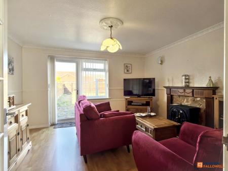 2 bedroom Semi-detached house for sale in Oxford Street, Coalville, LE67