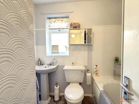 2 bedroom Semi-detached house for sale in Oxford Street, Coalville, LE67
