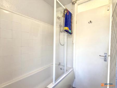 2 bedroom Semi-detached house for sale in Oxford Street, Coalville, LE67