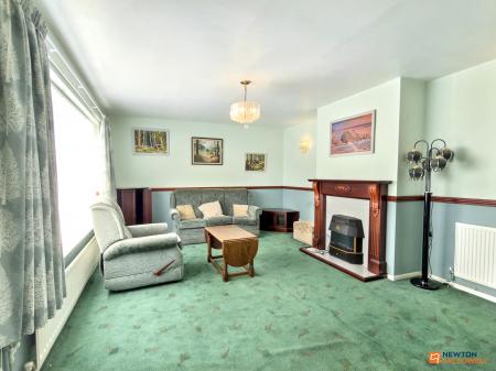 2 bedroom Bungalow for sale in Oakham Drive, Coalville, LE67