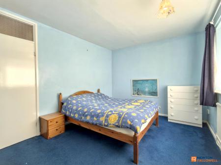 2 bedroom Bungalow for sale in Oakham Drive, Coalville, LE67