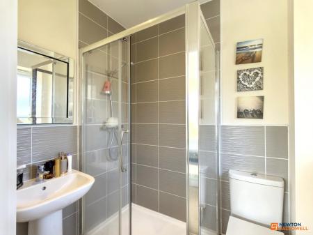 4 bedroom Detached house for sale in Buckthorn Road, Ravenstone, LE67