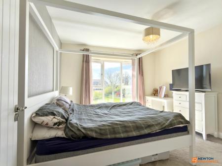 4 bedroom Detached house for sale in Buckthorn Road, Ravenstone, LE67