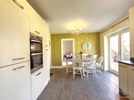 4 bedroom Detached house for sale in Buckthorn Road, Ravenstone, LE67