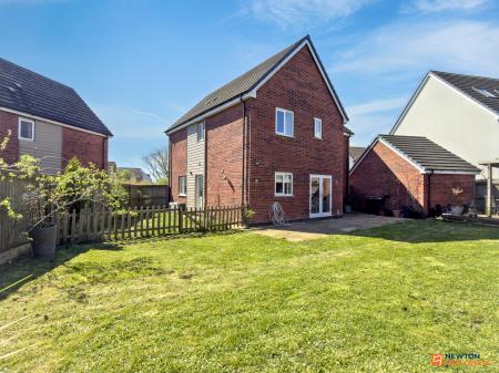 4 bedroom Detached house for sale in Buckthorn Road, Ravenstone, LE67