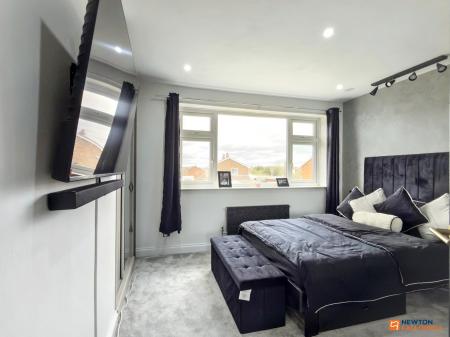 2 bedroom Semi-detached house for sale in St Denys Crescent, Ibstock, LE67