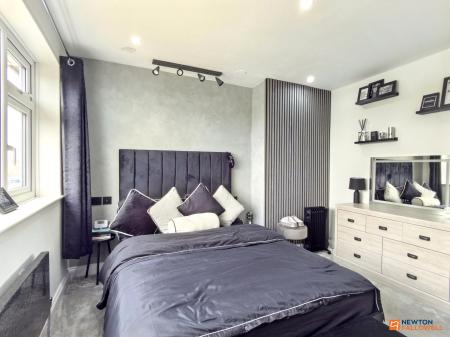 2 bedroom Semi-detached house for sale in St Denys Crescent, Ibstock, LE67