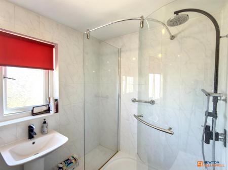 3 bedroom Semi-detached house for sale in Melrose Road, Thringstone, LE67