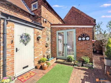 3 bedroom Barn Conversion for sale in Dennis Street, Hugglescote, LE67