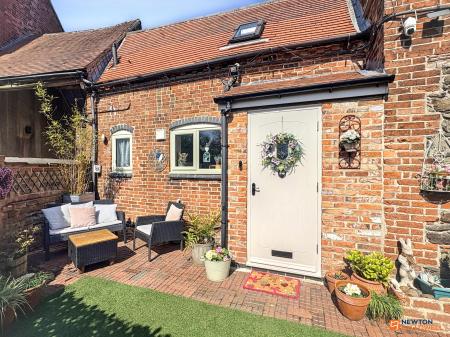 3 bedroom Barn Conversion for sale in Dennis Street, Hugglescote, LE67