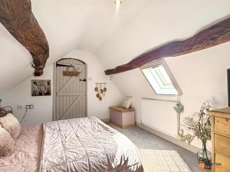 3 bedroom Barn Conversion for sale in Dennis Street, Hugglescote, LE67