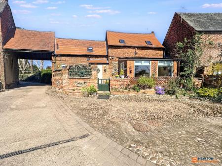 3 bedroom Barn Conversion for sale in Dennis Street, Hugglescote, LE67
