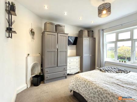 3 bedroom Semi-detached house for sale in Ashby Road, Coalville, LE67