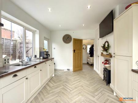 3 bedroom Semi-detached house for sale in Ashby Road, Coalville, LE67