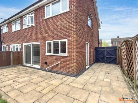 3 bedroom Semi-detached house for sale in Parkdale, Ibstock, LE67