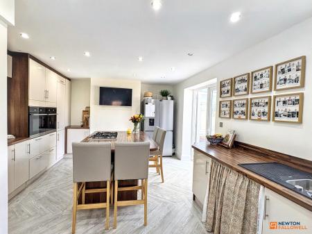 3 bedroom Semi-detached house for sale in Forest Road, Coalville, LE67