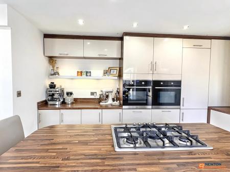 3 bedroom Semi-detached house for sale in Forest Road, Coalville, LE67