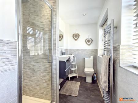 4 bedroom Detached house for sale in The Limes, Ravenstone, LE67