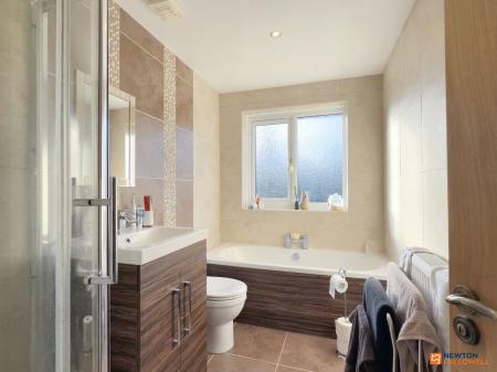 4 bedroom Detached house for sale in Chapel Street, Ibstock, LE67
