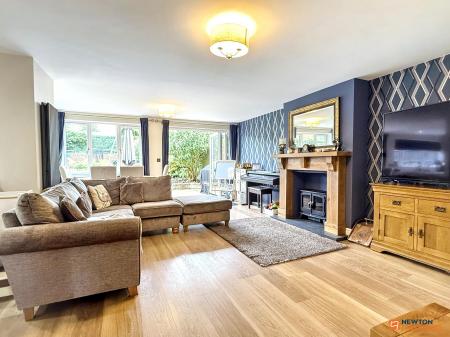 4 bedroom Detached house for sale in Chapel Street, Ibstock, LE67