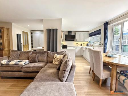 4 bedroom Detached house for sale in Chapel Street, Ibstock, LE67