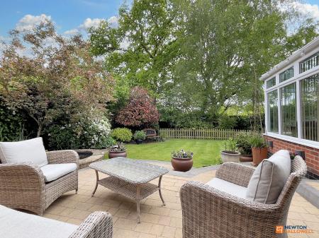 4 bedroom Detached house for sale in Oakham Drive, Coalville, LE67
