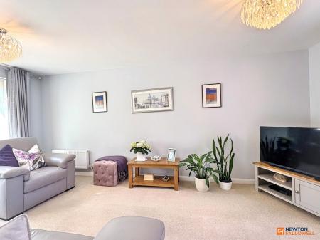2 bedroom Detached house for sale in Headstock Close, Coalville, LE67