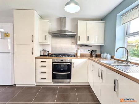 2 bedroom Detached house for sale in Headstock Close, Coalville, LE67