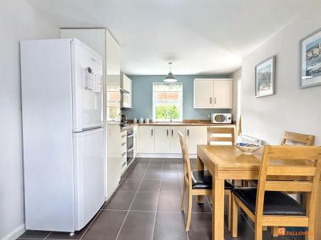 2 bedroom Detached house for sale in Headstock Close, Coalville, LE67