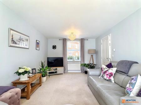 2 bedroom Detached house for sale in Headstock Close, Coalville, LE67
