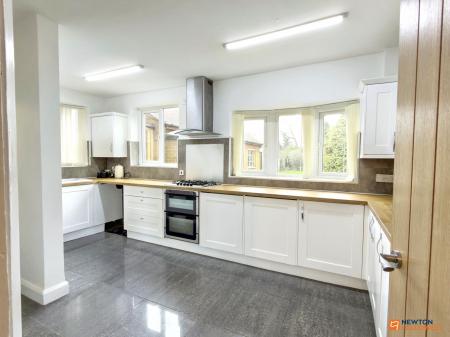 3 bedroom Detached house for sale in Broom Leys Road, Coalville, LE67