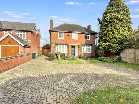 3 bedroom Detached house for sale in Broom Leys Road, Coalville, LE67