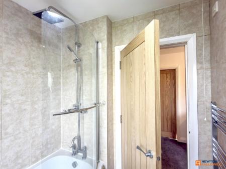 3 bedroom Detached house for sale in Broom Leys Road, Coalville, LE67